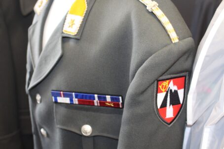 Vizeleutnant Aufklärung Uniform 7. Jägerbrigade – Bild 2