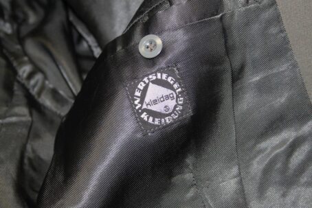 ÖBH Oberleutnant Fernmelder Rock Hose Uniform Rock SS44xAL65xGL77 – Bild 2