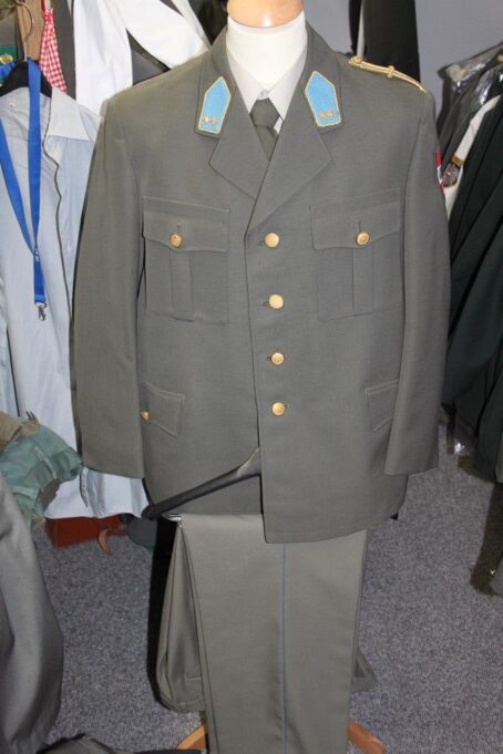 ÖBH Oberleutnant Wirtschaf Rock Hose Uniform Rock SS50xAL61xGL74