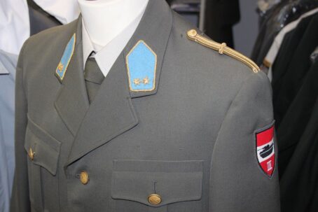 ÖBH Oberleutnant Wirtschaf Rock Hose Uniform Rock SS50xAL61xGL74 – Bild 4