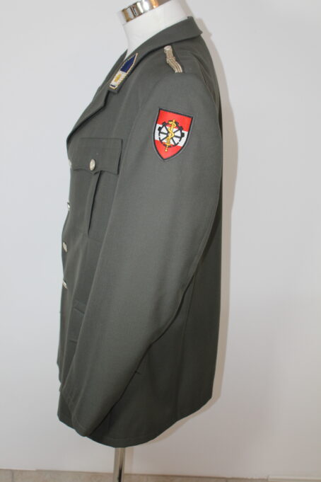 Vizeleutnant, Versorgertruppe, (Rock, Hose, Schirmmütze und Staubmantel) – Bild 6