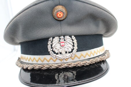 Vizeleutnant, Versorgertruppe, (Rock, Hose, Schirmmütze und Staubmantel) – Bild 17