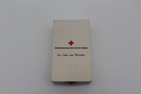 Rot Kreuz Gruppe mit Verdienstkreuz 1. Klasse – Bild 32