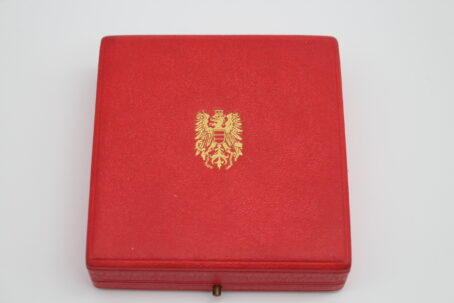 Silberne Verdienstmedaille der Republik Österreich für Damen – Bild 12