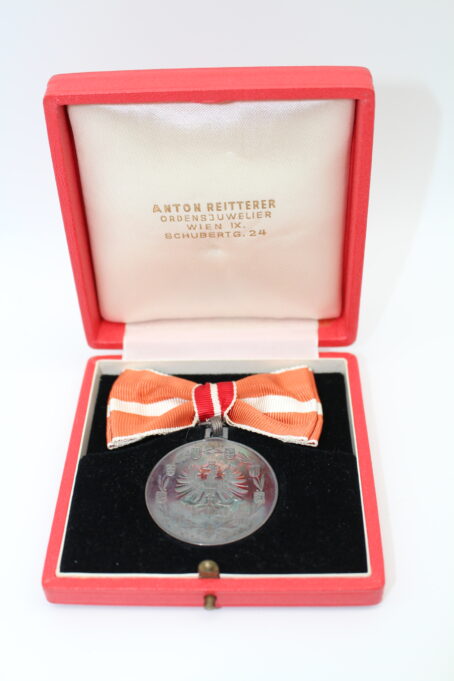 Silberne Verdienstmedaille der Republik Österreich für Damen