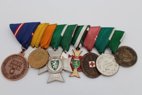Große Ordensspange mit seltenen Sportehrenzeichen und Feuerwehr von Steiermark