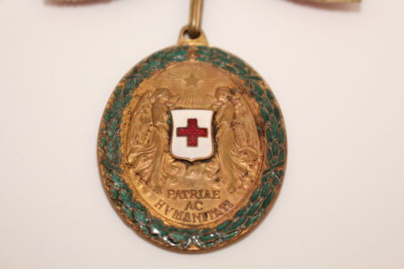 Bronze Verdienst Medaille mit KD für Damen, Rot Kreuz – Bild 5