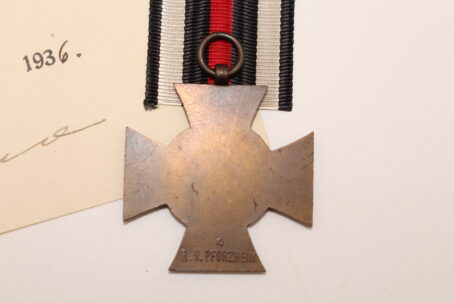 Deutsches Reich, Ehrenkreuz für Kriegsteilnehmer mit Urkunde für eine Schwester mit Kuvert – Bild 3
