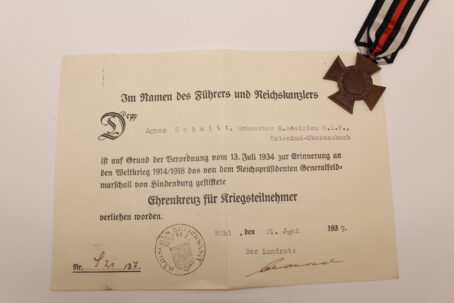 Deutsches Reich, Ehrenkreuz für Kriegsteilnehmer mit Urkunde für eine Schwester