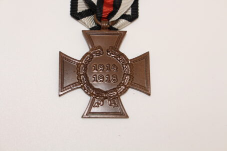 Deutsches Reich, Ehrenkreuz für Kriegsteilnehmer mit Urkunde für eine Schwester – Bild 5