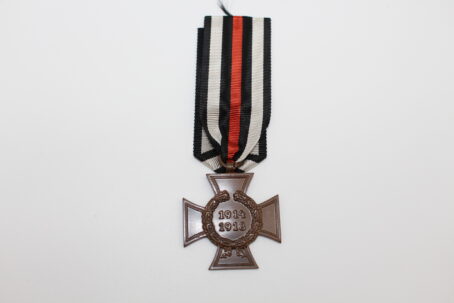 Deutsches Reich, Ehrenkreuz für Kriegsteilnehmer mit Urkunde für eine Schwester – Bild 7