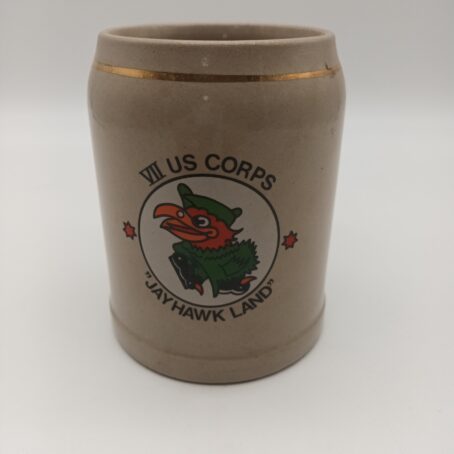 VII US CORPS *Jay Hawk Land* Krug 0,5l