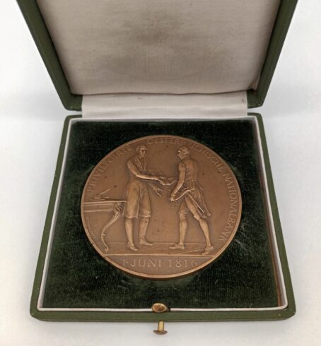 *Medaille* 100 Jahre Österreichische NATIONALBANK, 1816 - 1916, Schwartz, Originalschachtel – Bild 2