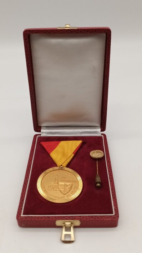 Goldene Verdienstmedaille mit Miniatur, Europastadt St. Pölten