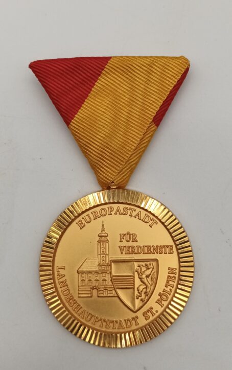 Goldene Verdienstmedaille mit Miniatur, Europastadt St. Pölten – Bild 6