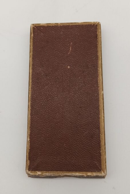 Kriegsverdienstkreuz 1939 im Etui – Bild 2