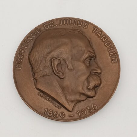 Bronzemedaille auf Dr. Julius Tandler, Auszeichnung der Stadt Wien – Bild 5