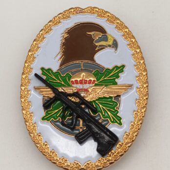 Schießabzeichen des Militär Fallschirmspringer Verbundes für Gewehr Gold