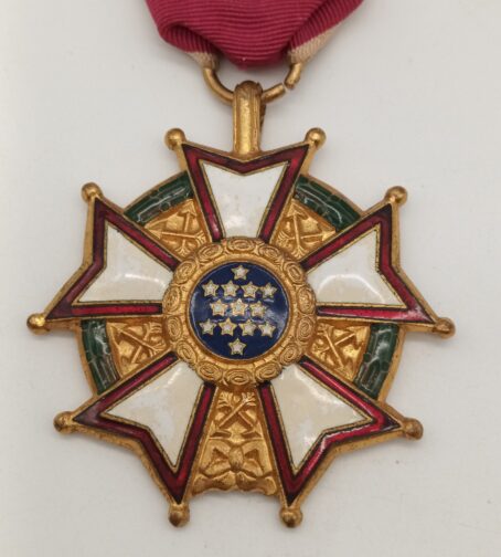 USA Legion Of Merit Merit Medal im Etui, Etui etwas locker – Bild 4