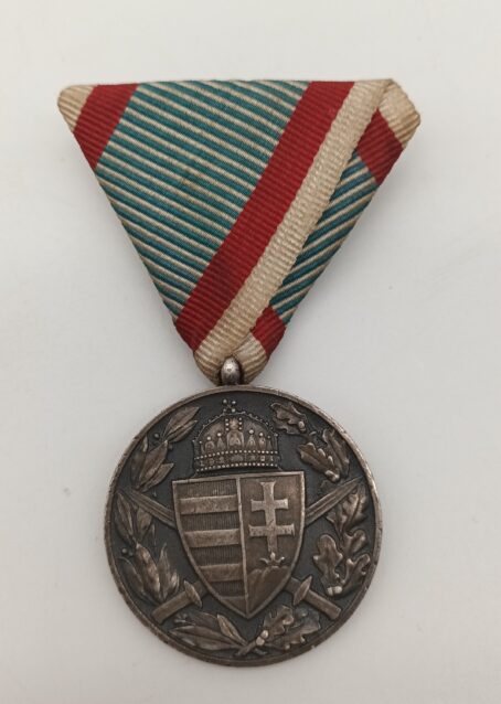 Weltkriegserinnerungsmedaille mit Schwerter Ungarn – Bild 4