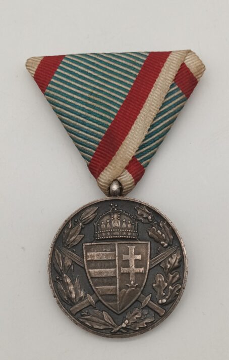 Weltkriegserinnerungsmedaille mit Schwerter Ungarn