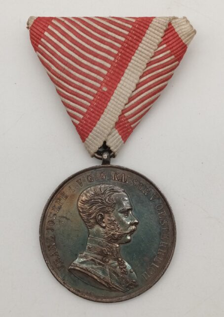Große Silberne Tapferkeitsmedaille 1. Klasse Kaiser Franz Josef ohne Stempelschneider, Silber Punze „A“ am Rand
