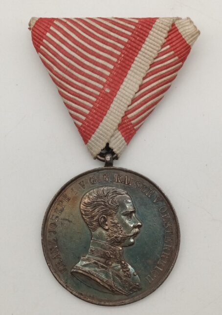 Große Silberne Tapferkeitsmedaille 1. Klasse Kaiser Franz Josef ohne Stempelschneider, Silber Punze „A“ am Rand – Bild 4
