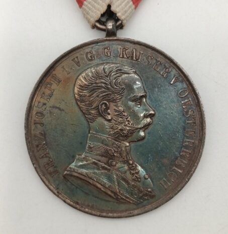 Große Silberne Tapferkeitsmedaille 1. Klasse Kaiser Franz Josef ohne Stempelschneider, Silber Punze „A“ am Rand – Bild 2