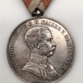 Große Silberne Tapferkeitsmedaille 1. Klasse Kaiser Franz Josef, Silber Punze „A“ am Rand