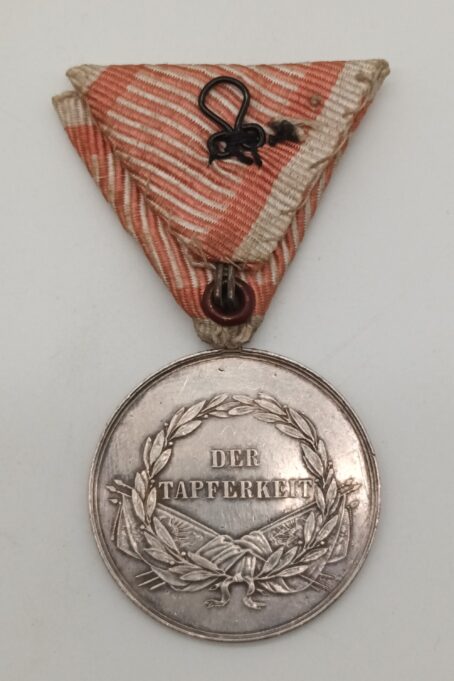 Große Silberne Tapferkeitsmedaille 1. Klasse Kaiser Franz Josef, Silber Punze „A“ am Rand – Bild 5