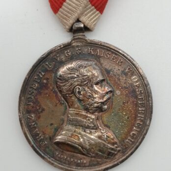 Kleine Silberne Tapferkeitsmedaille 2. Klasse Kaiser Franz Josef, Silber Punze „A“ am Rand