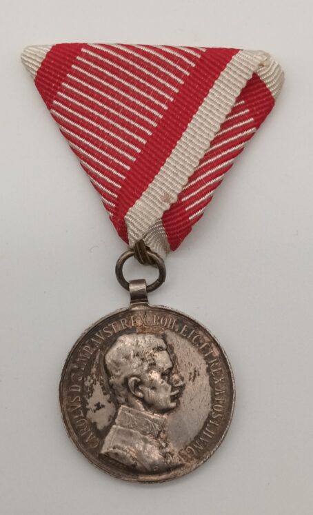 Kleine Silberne Tapferkeitsmedaille 2. Klasse Kaiser Karl, Silber Punze „A“ am Rand
