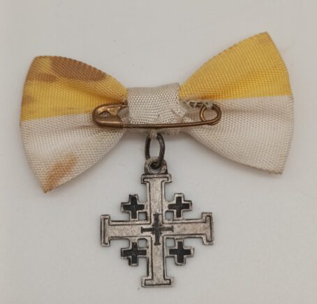 Jerusalem Kreuz mit gelber Damen Masche (Miniatur) – Bild 4
