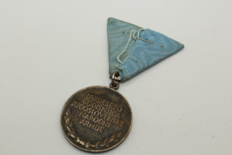 Jugoslawien Medaille 20. Jahrestag der Volksarmee 1941 - 1961 – Bild 3