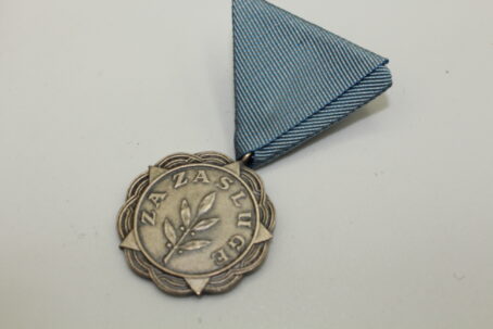 Jugoslawien Medaille für Verdienste im Etui – Bild 7