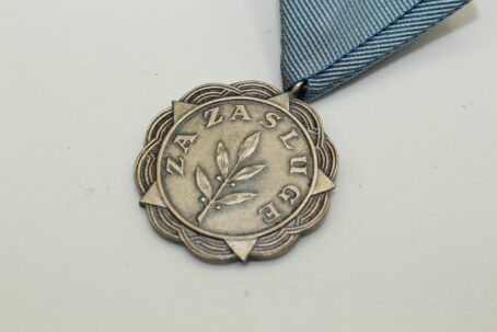 Jugoslawien Medaille für Verdienste im Etui – Bild 6
