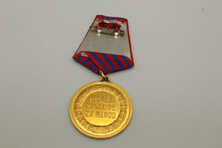 Jugoslawien Medaille für Verdienste am Volk im Etui – Bild 3