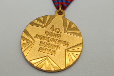 Jugoslawien Medaille zum 40 Jahrestag der jugoslawischen Volksarmee 1941 - 1981 – Bild 4