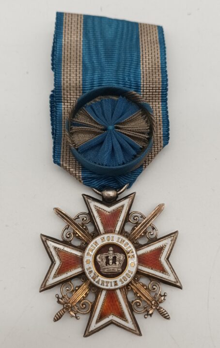 Orden der Krone von Rumänien – Offizierskreuz mit Schwertern (1. Modell, 1881–1932) – Bild 2