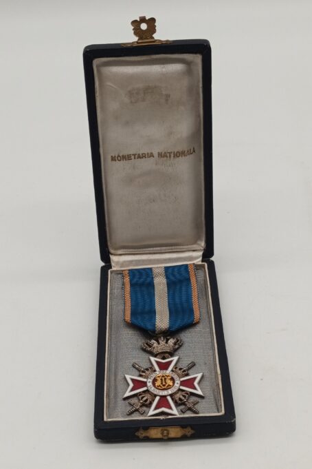 Orden der Krone von Rumänien – Offizierskreuz mit Schwertern (2. Modell, 1932–1947)