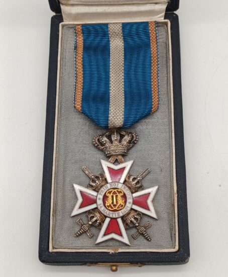 Orden der Krone von Rumänien – Offizierskreuz mit Schwertern (2. Modell, 1932–1947) – Bild 2