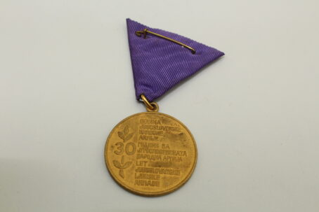 Jugoslawien Medaille zum 30 Jahrestag der jugoslawischen Volksarmee 1941 – 1971 – Bild 3