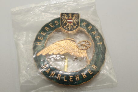 ÖBH Verwendungsabzeichen Heeres Kraft Fahrlehrer Gold, Ausführung 1959, Emaille Stück – Bild 2