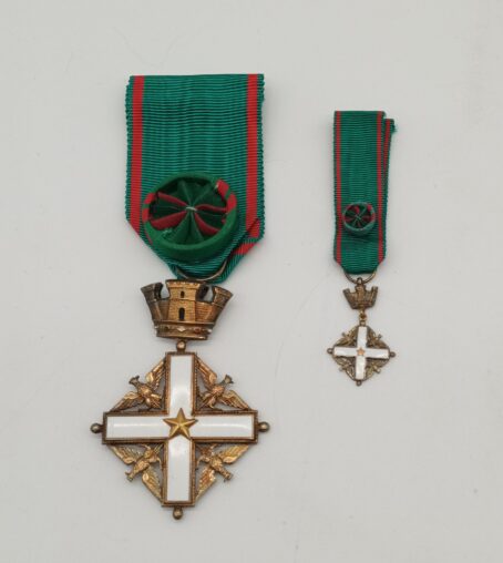 Verdienstorden der Italienischen Republik - Ritterkreuz mit Miniatur (ab 1944) – Bild 7