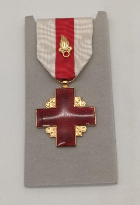 Frankreich – Verdienstmedaille des Roten Kreuzes der Fremdenlegion im Etui – Bild 3