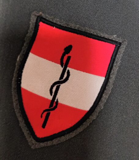 Österreichisches Bundesheer – Oberst Arzt Rock Mütze usw. – Bild 7