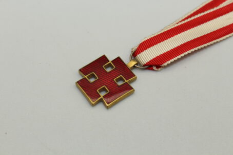 ZK1423 Miniatur Goldenes Ehrenzeichen 1. Republik am Bändchen – Bild 2