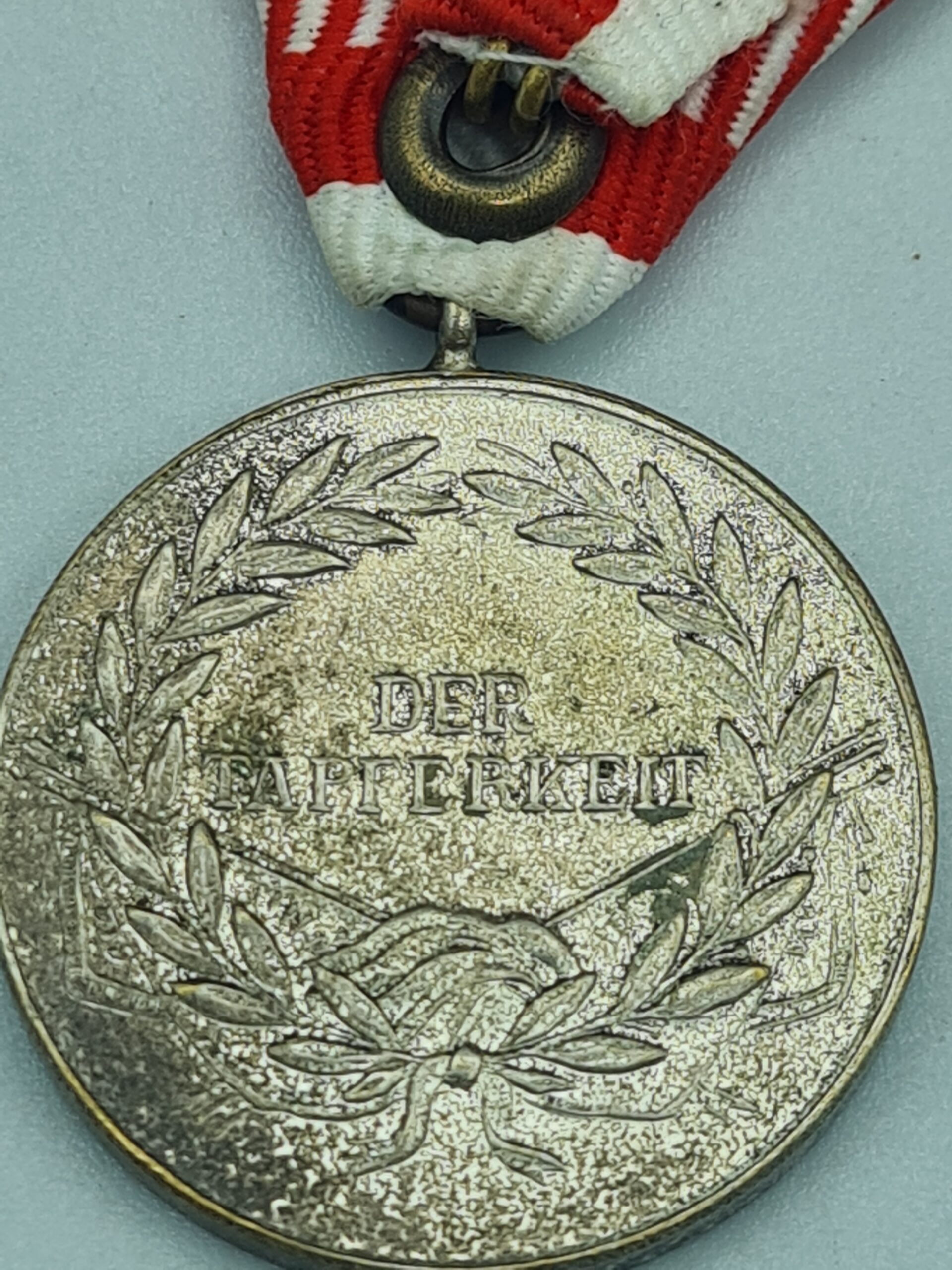 Tapferkeitsmedaille 2. Klasse Silber (Zink-versilbert) Kaiser Franz Josef – Bild 4