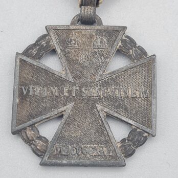 Kaiser Karl Truppenkreuz am Band Hersteller W&A